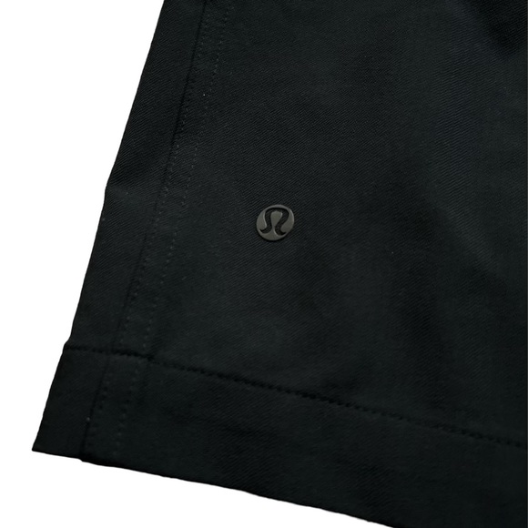Lululemon Mens Shorts in Black Size 32 - Picture 1 of 6
